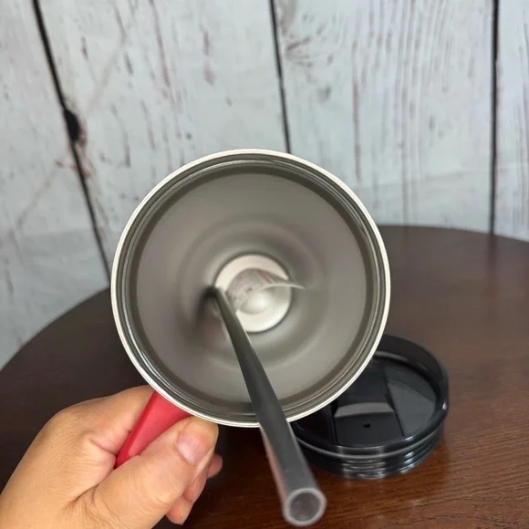 Buc-Ee’s 40 oz water jug tumbler with reusable straw by Yukon Outfitters. New - Picture 7 of 11